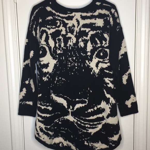 Forever 21 Black Tiger High Low Sweater M/L - Picture 3 of 3